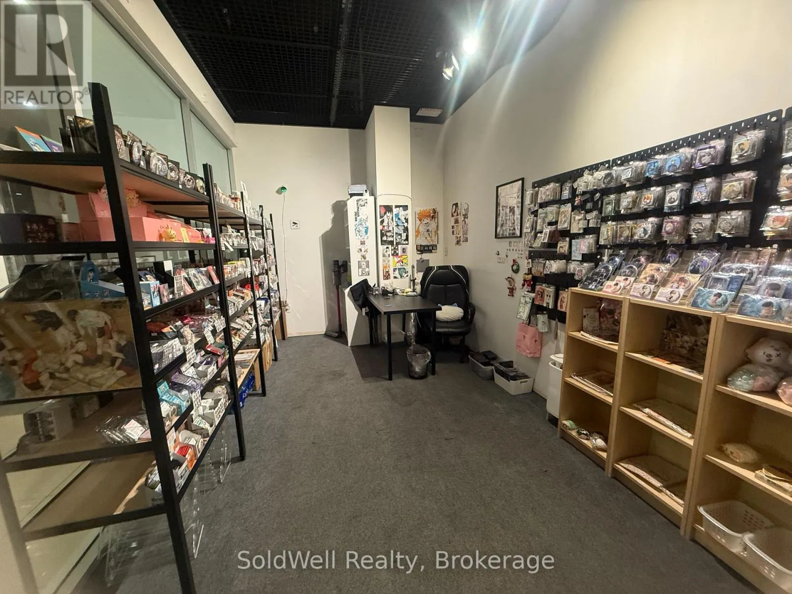 7 - 384 YONGE STREET