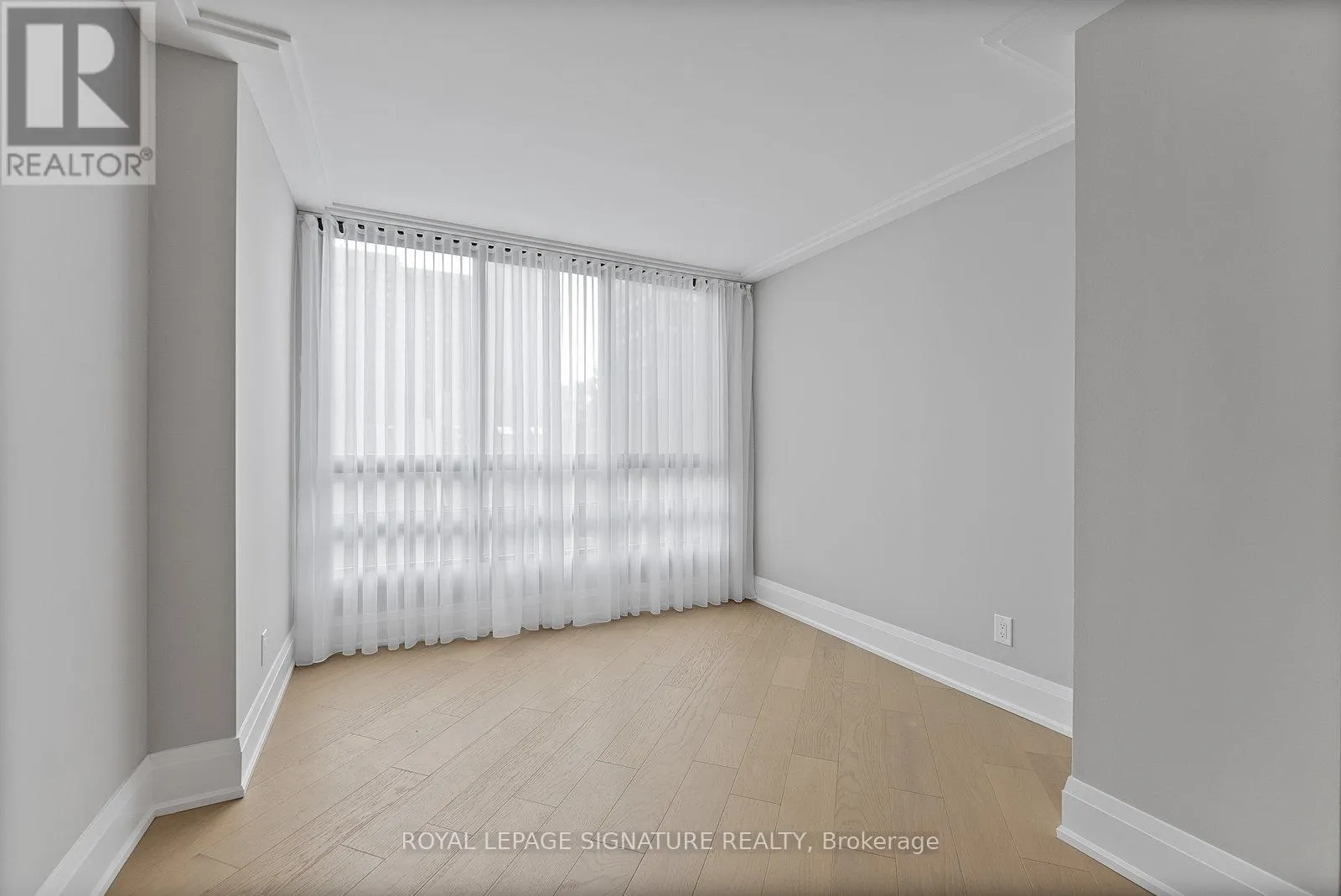 406 - 77 CARLTON STREET