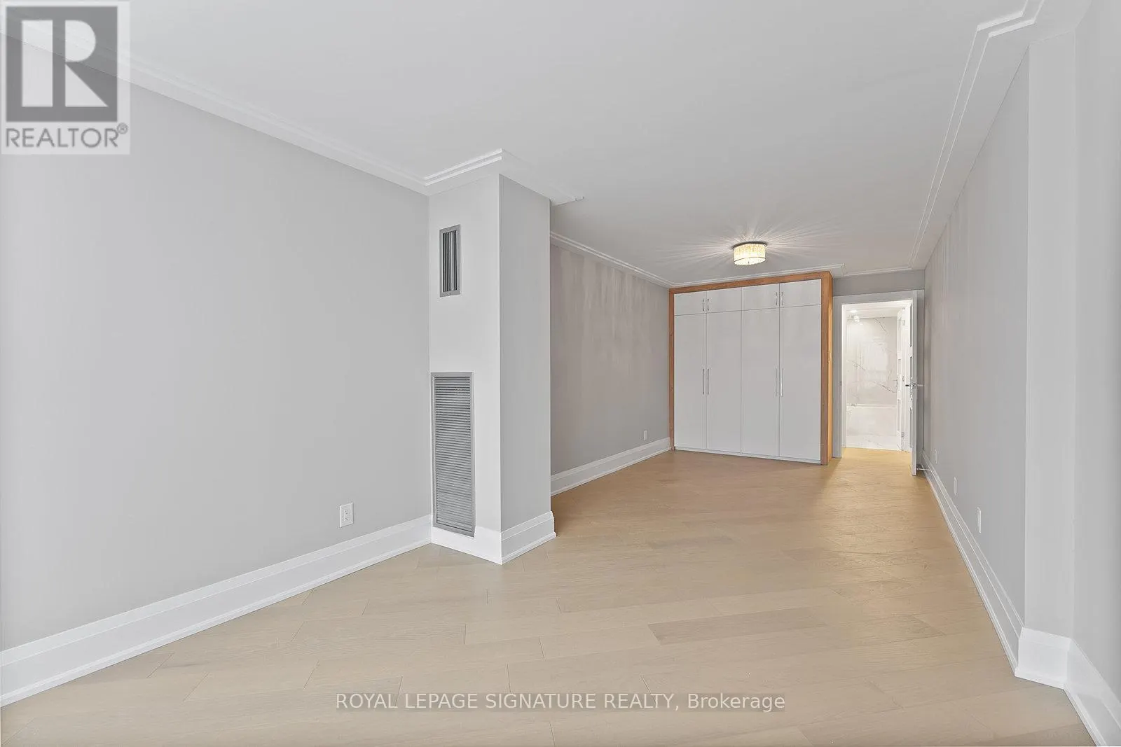 406 - 77 CARLTON STREET