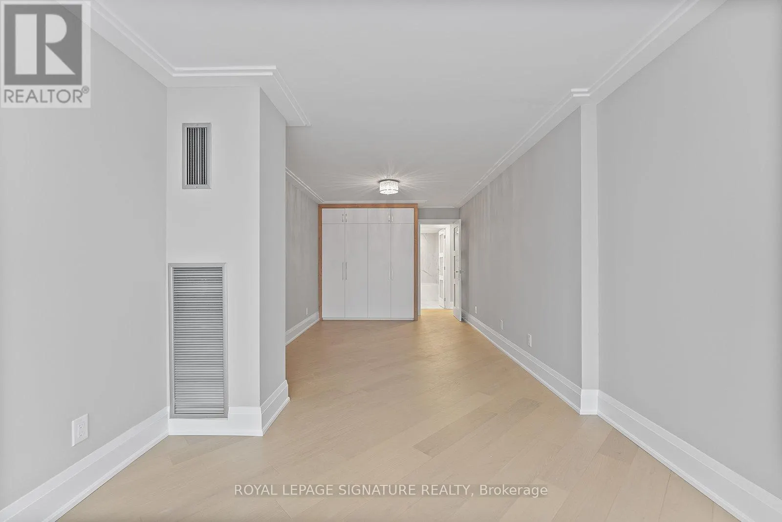 406 - 77 CARLTON STREET