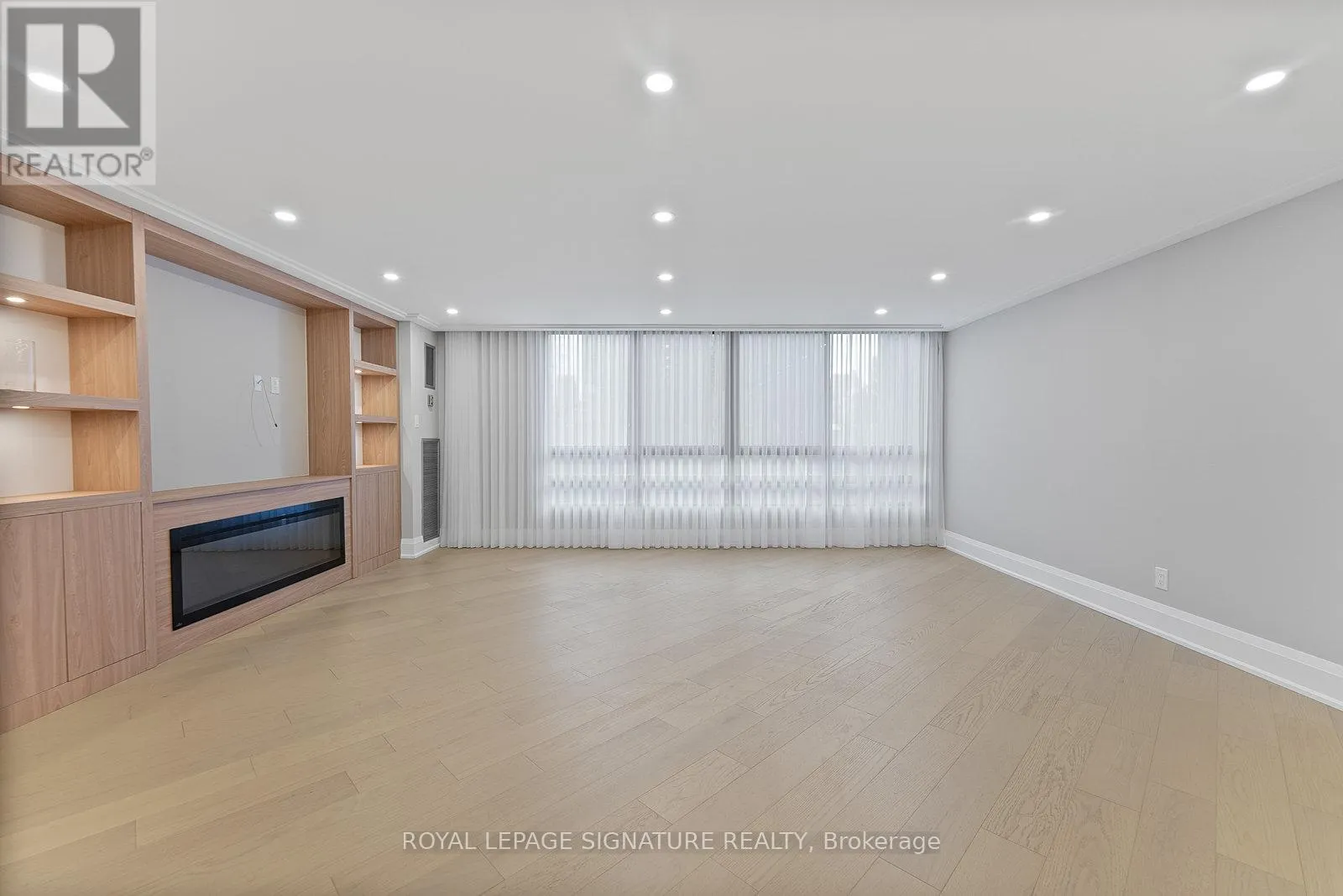 406 - 77 CARLTON STREET