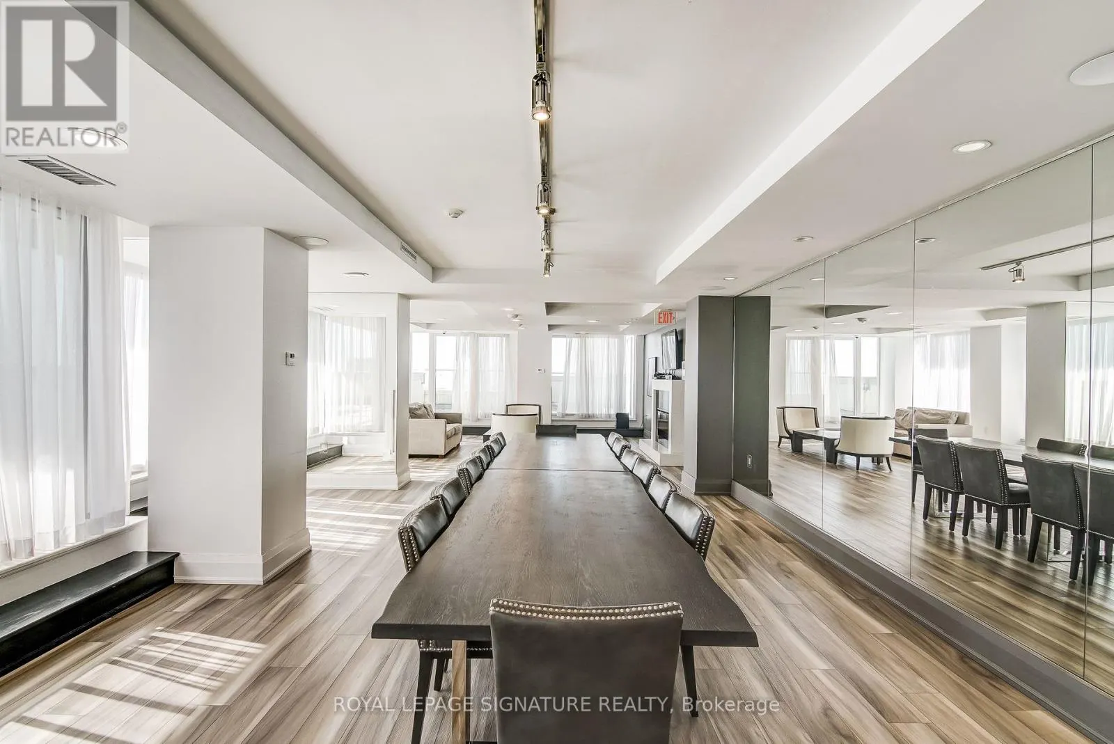 210 - 125 WESTERN BATTERY ROAD