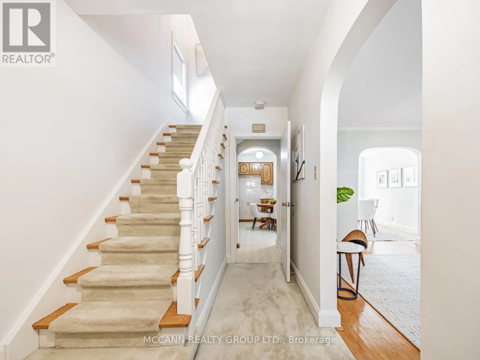 407 ROSELAWN AVENUE