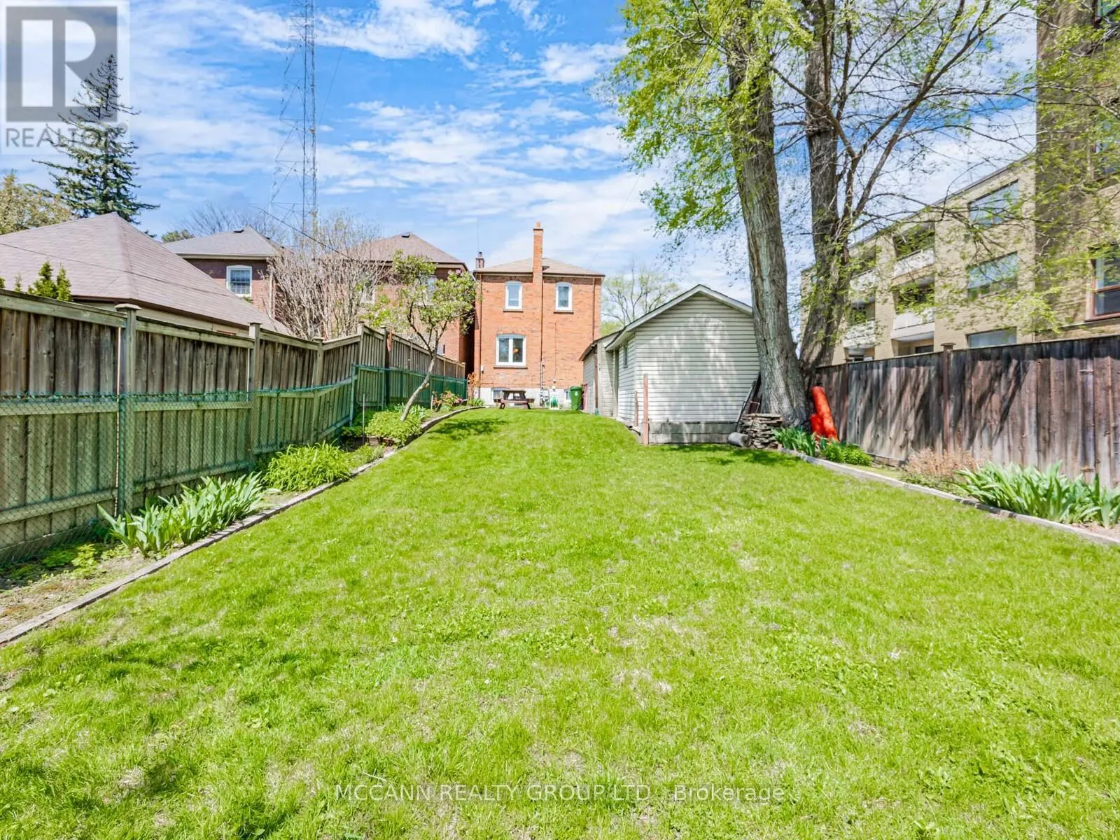 407 ROSELAWN AVENUE