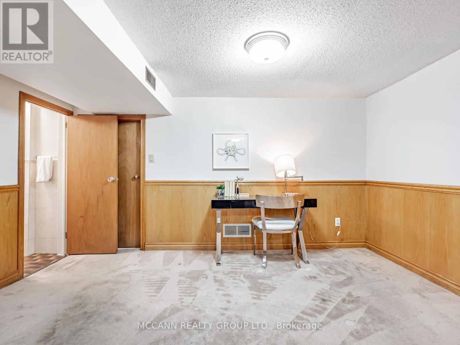 407 ROSELAWN AVENUE