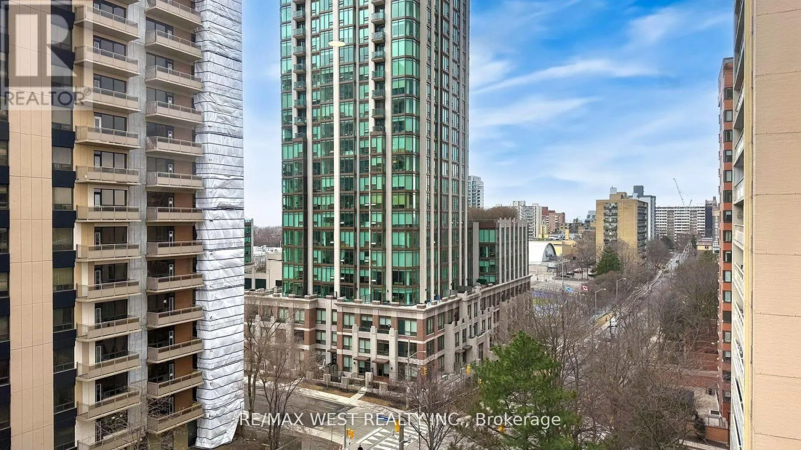 801 - 240 HEATH STREET W