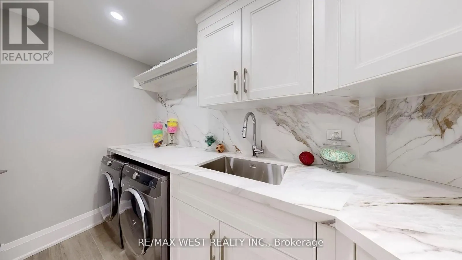 801 - 240 HEATH STREET W