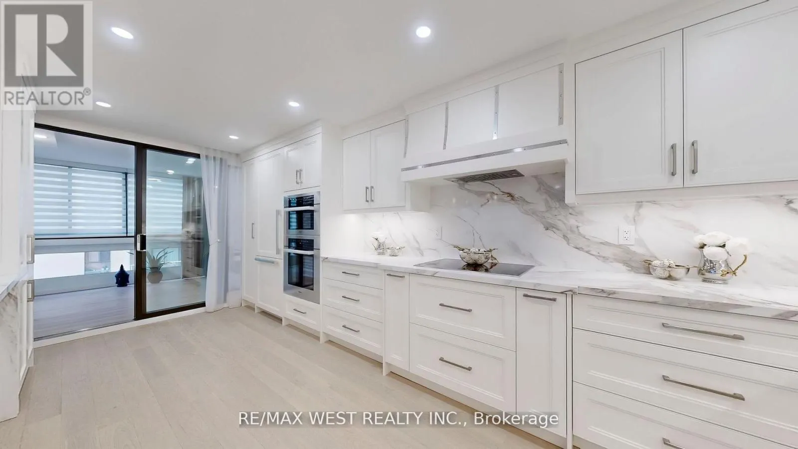 801 - 240 HEATH STREET W