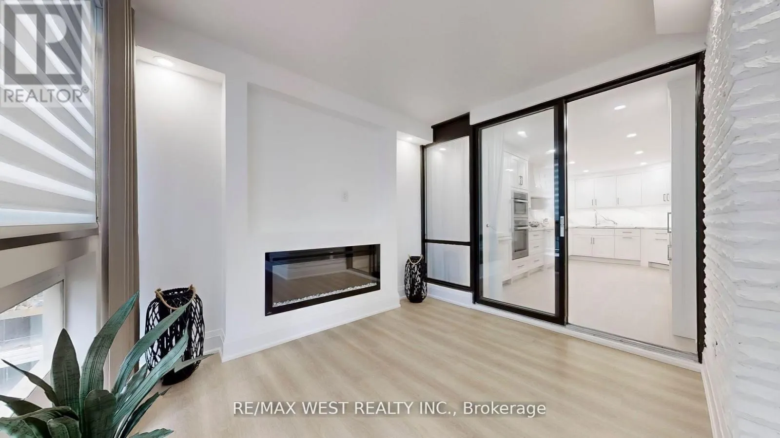 801 - 240 HEATH STREET W