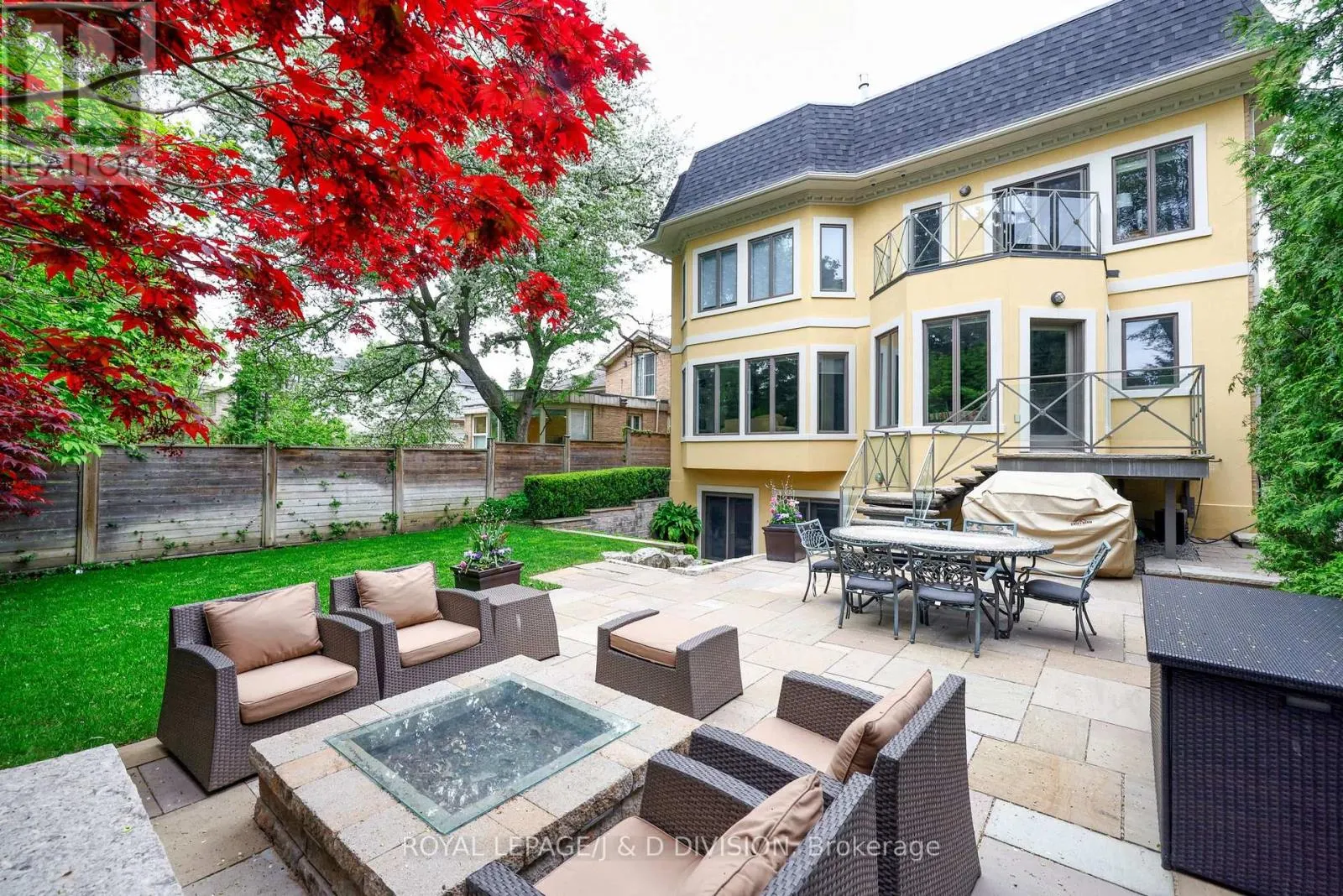 82 MUNRO BOULEVARD