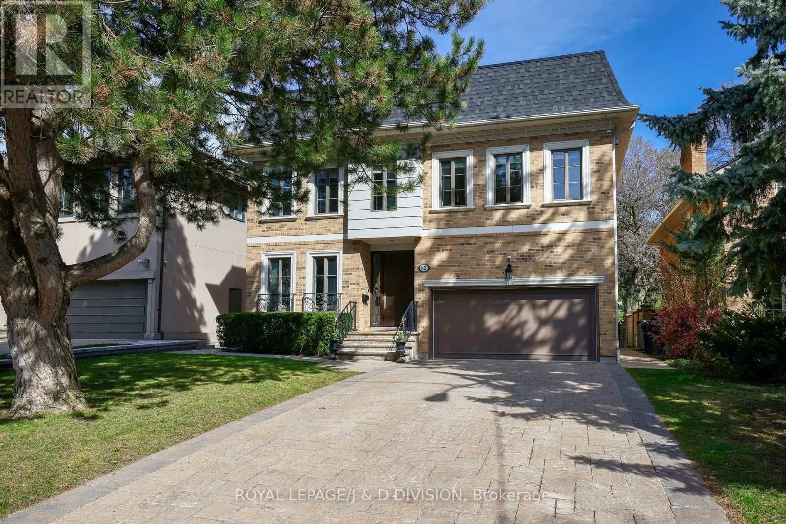 82 MUNRO BOULEVARD