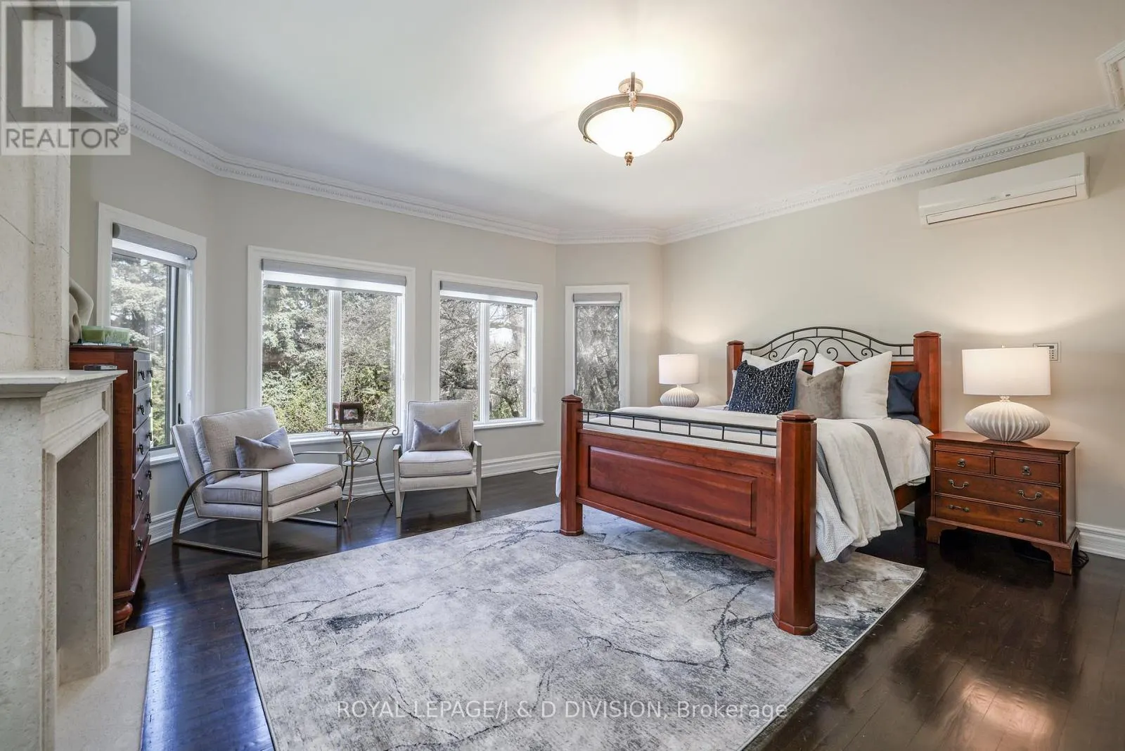 82 MUNRO BOULEVARD