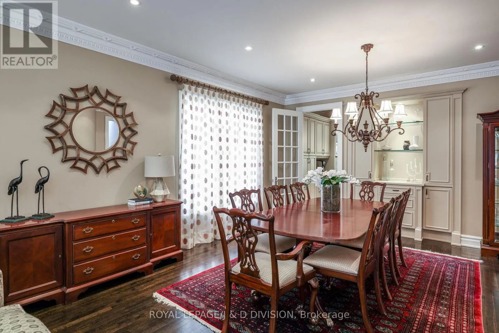 82 MUNRO BOULEVARD