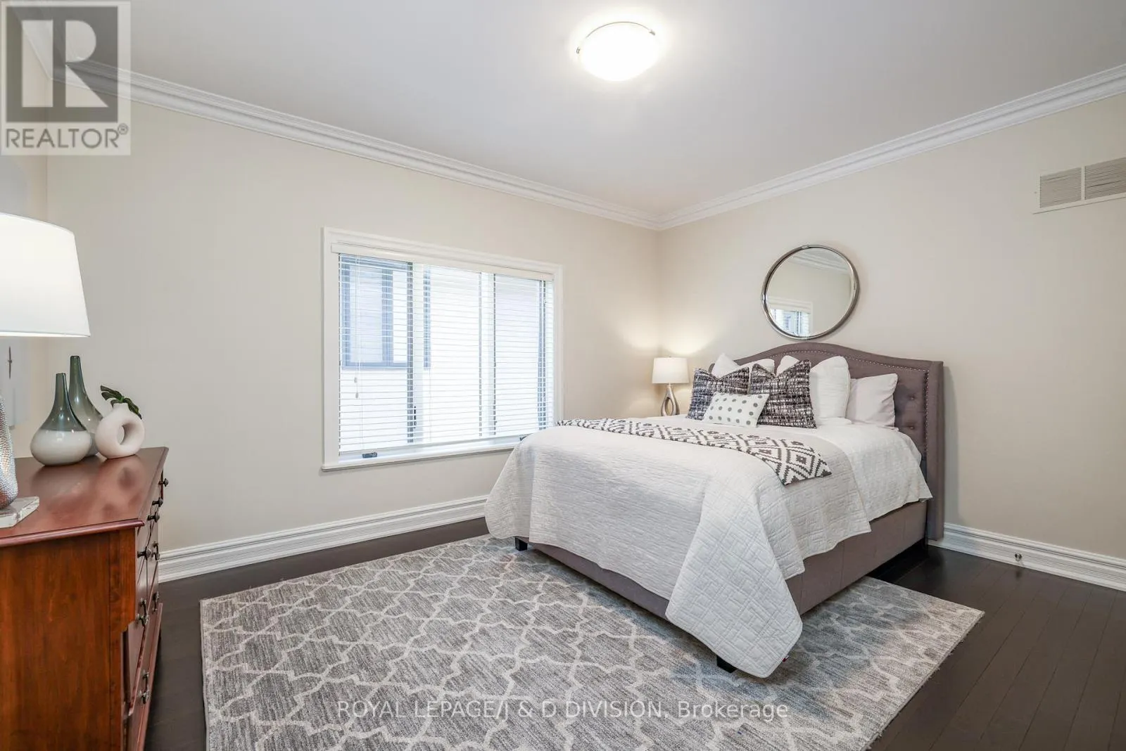 82 MUNRO BOULEVARD