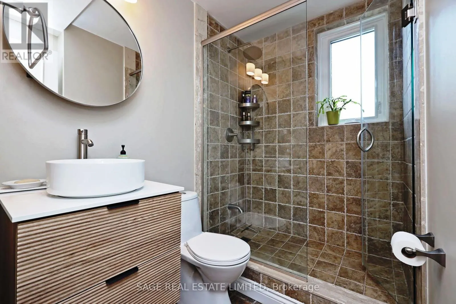 9 - 105 HEATH STREET W