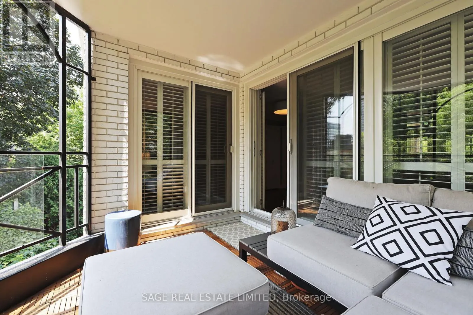 9 - 105 HEATH STREET W