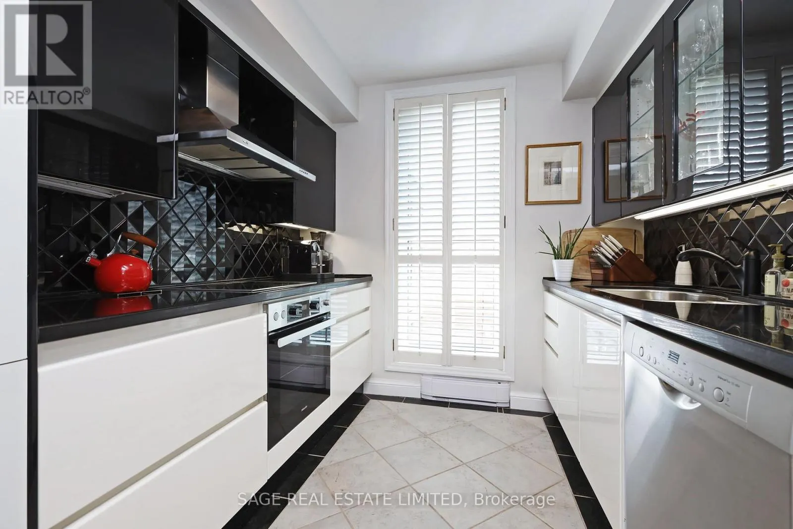 9 - 105 HEATH STREET W