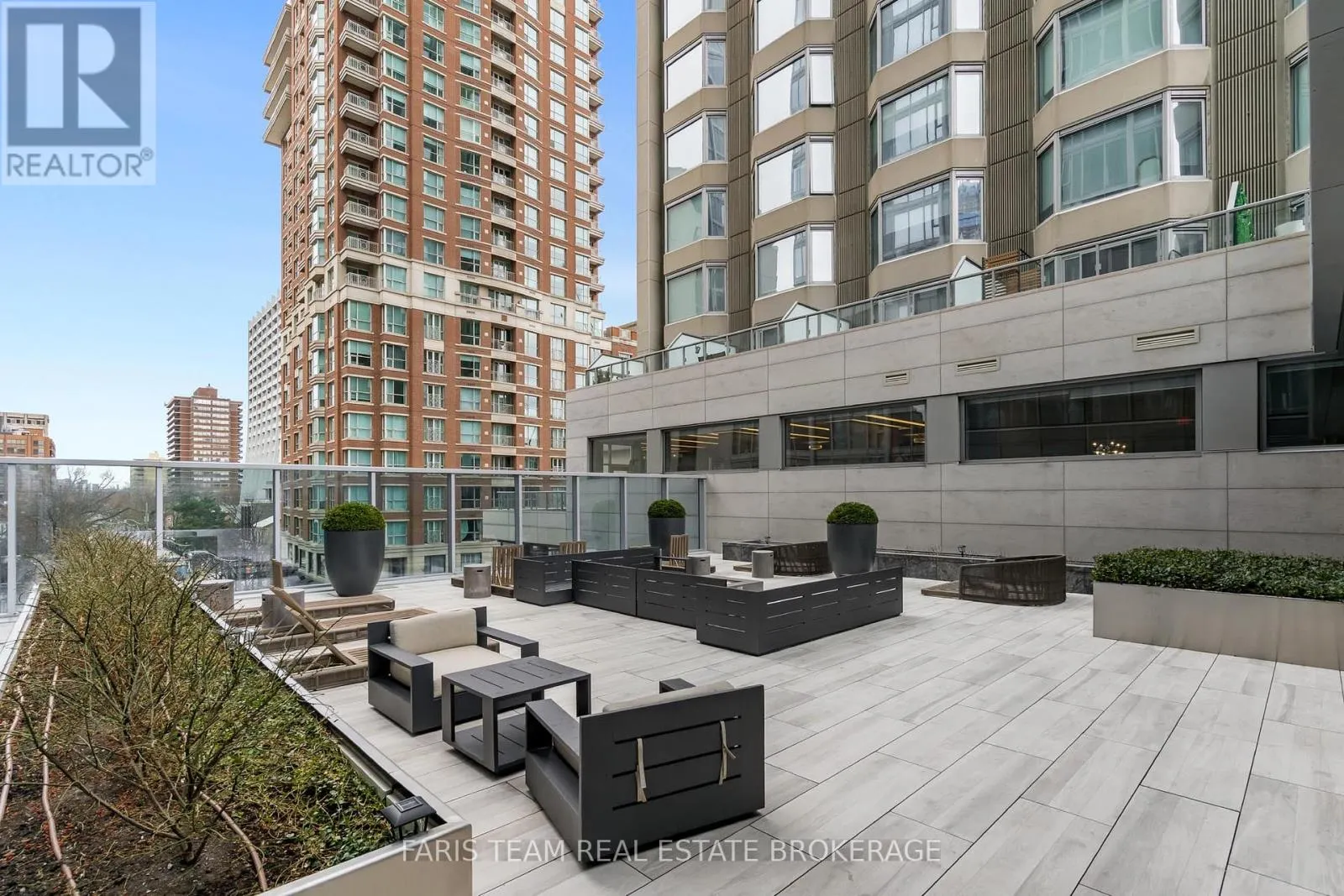 3501 - 200 CUMBERLAND STREET