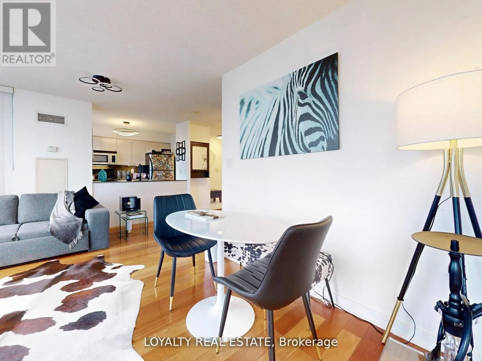 5203 - 11 BRUNEL COURT