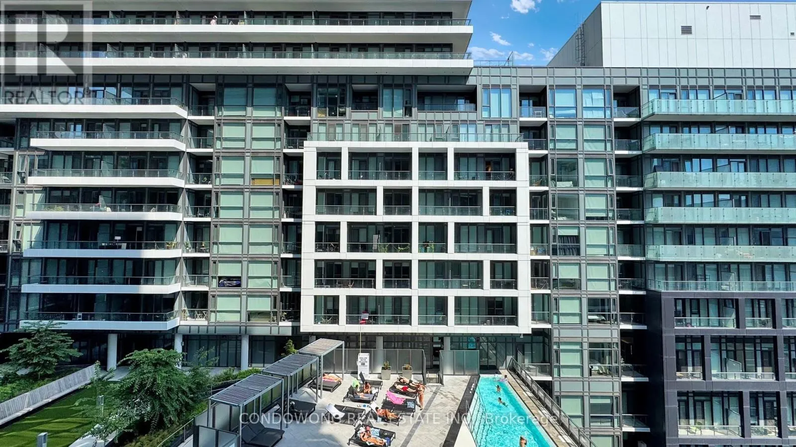 1545 - 135 LOWER SHERBOURNE STREET