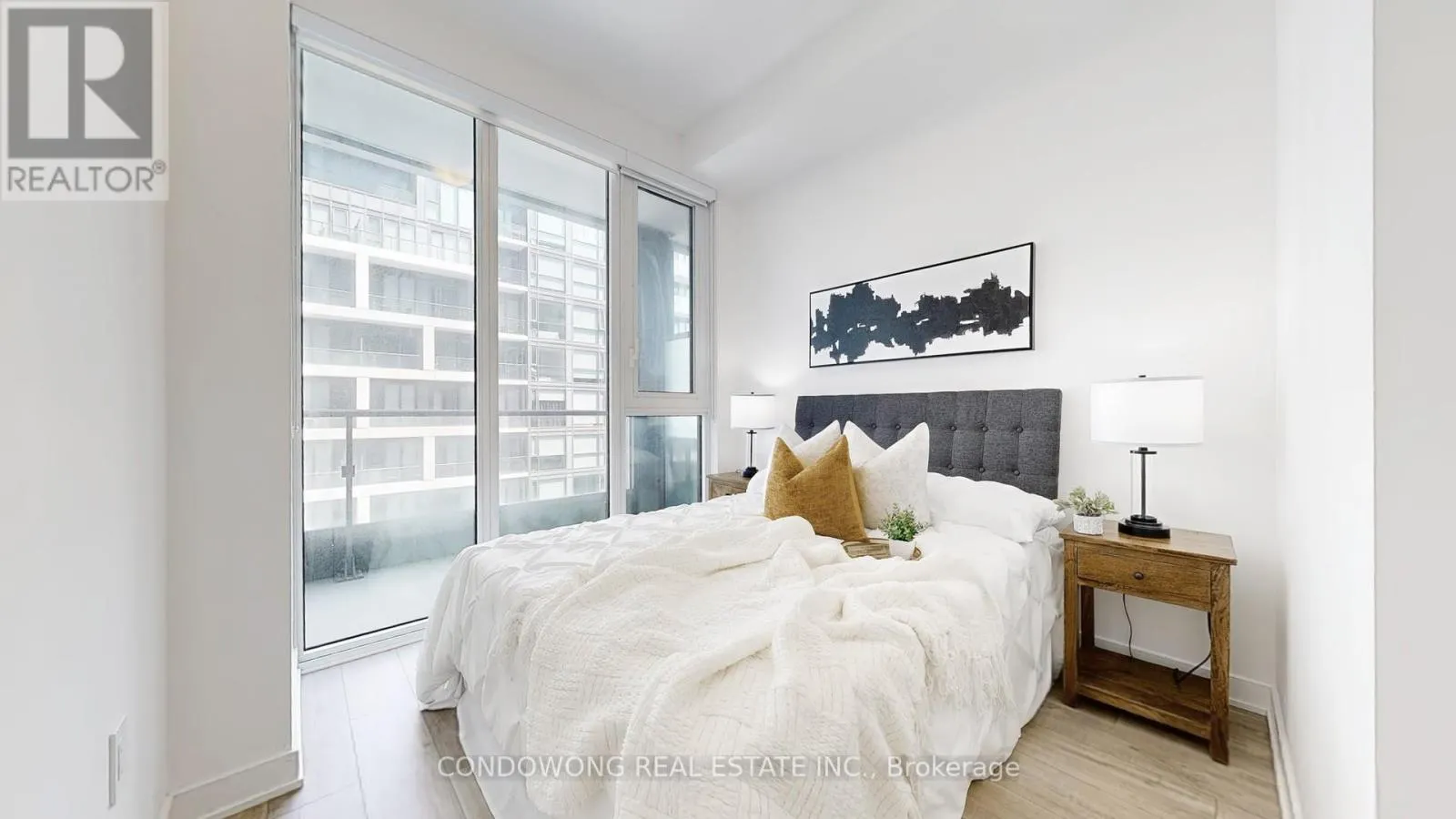 1545 - 135 LOWER SHERBOURNE STREET