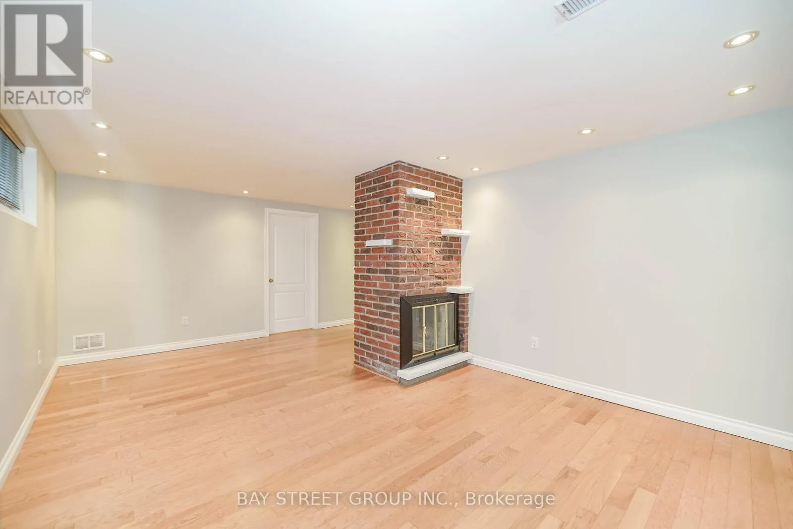 683 CONACHER DRIVE