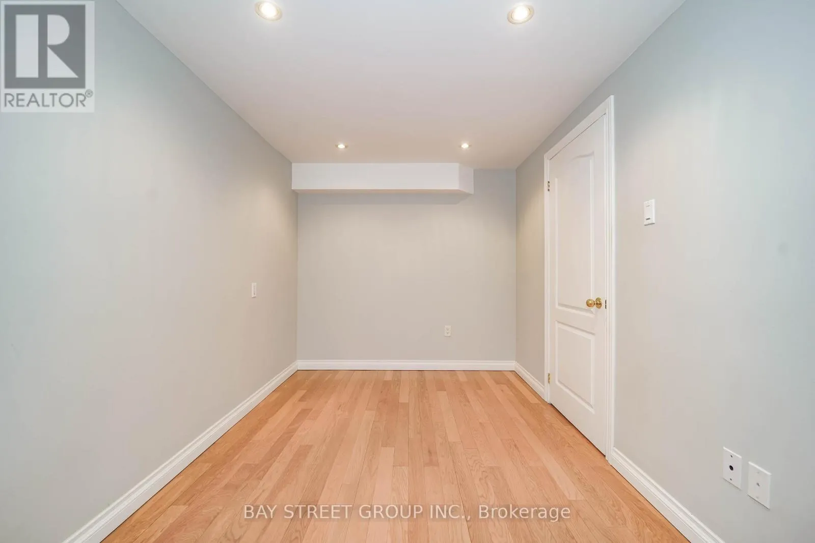 683 CONACHER DRIVE