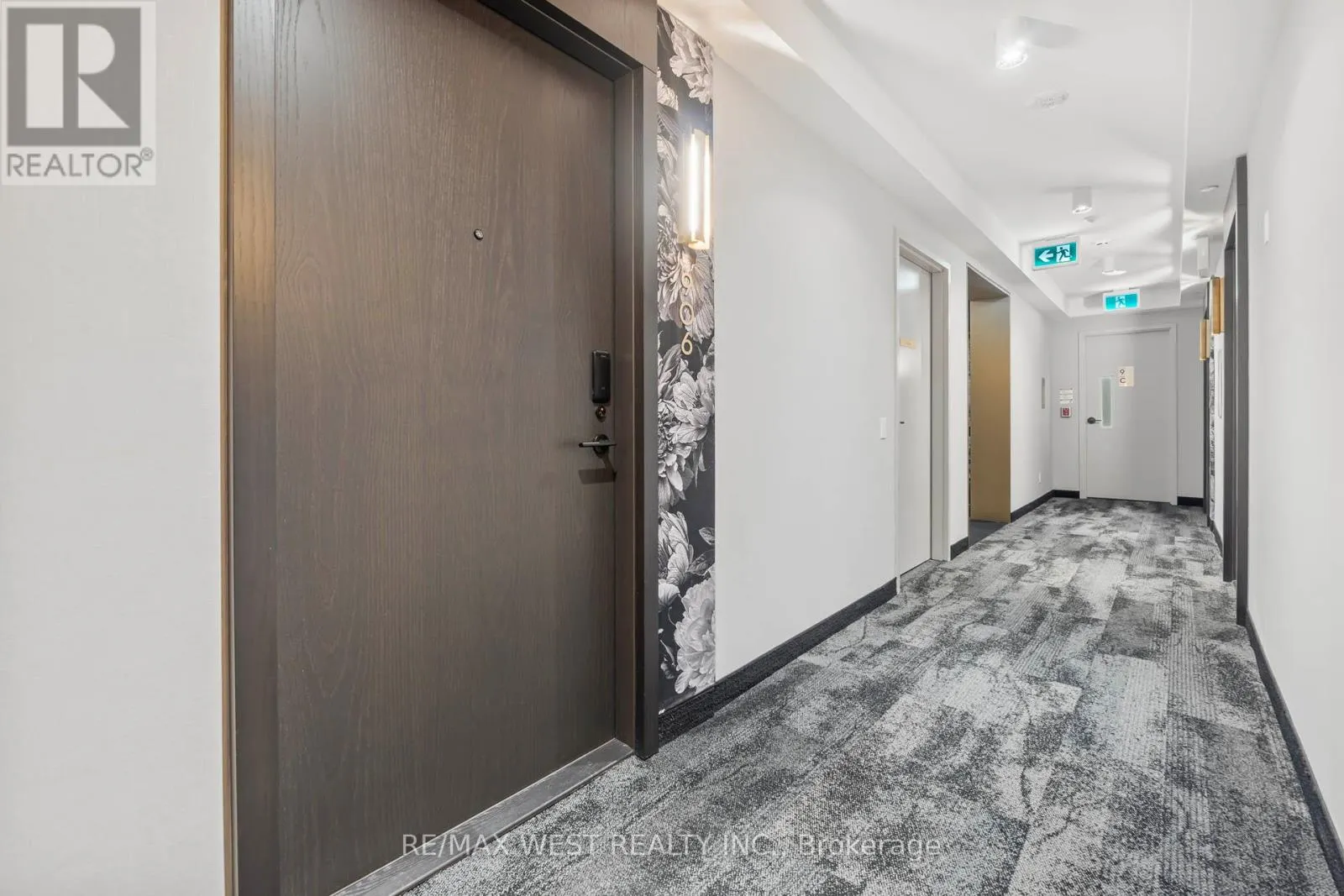 906 - 771 YONGE STREET
