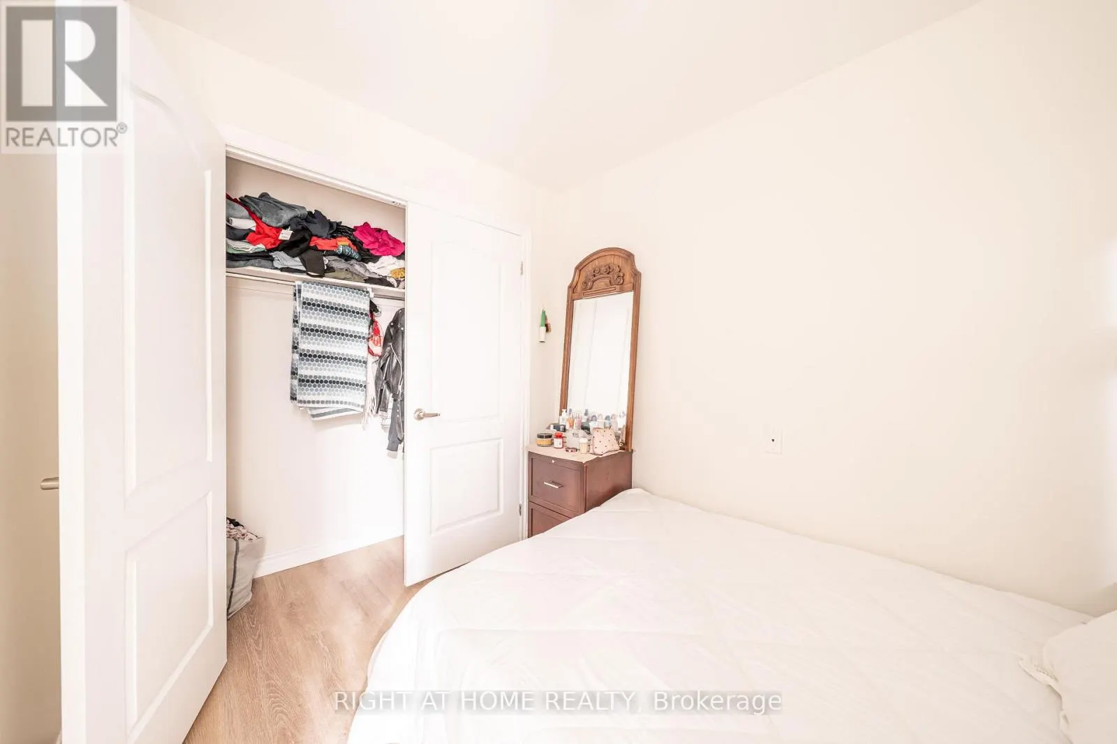26 - 39 DREWRY AVENUE