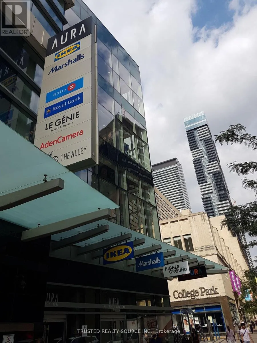 19 - 384 YONGE STREET