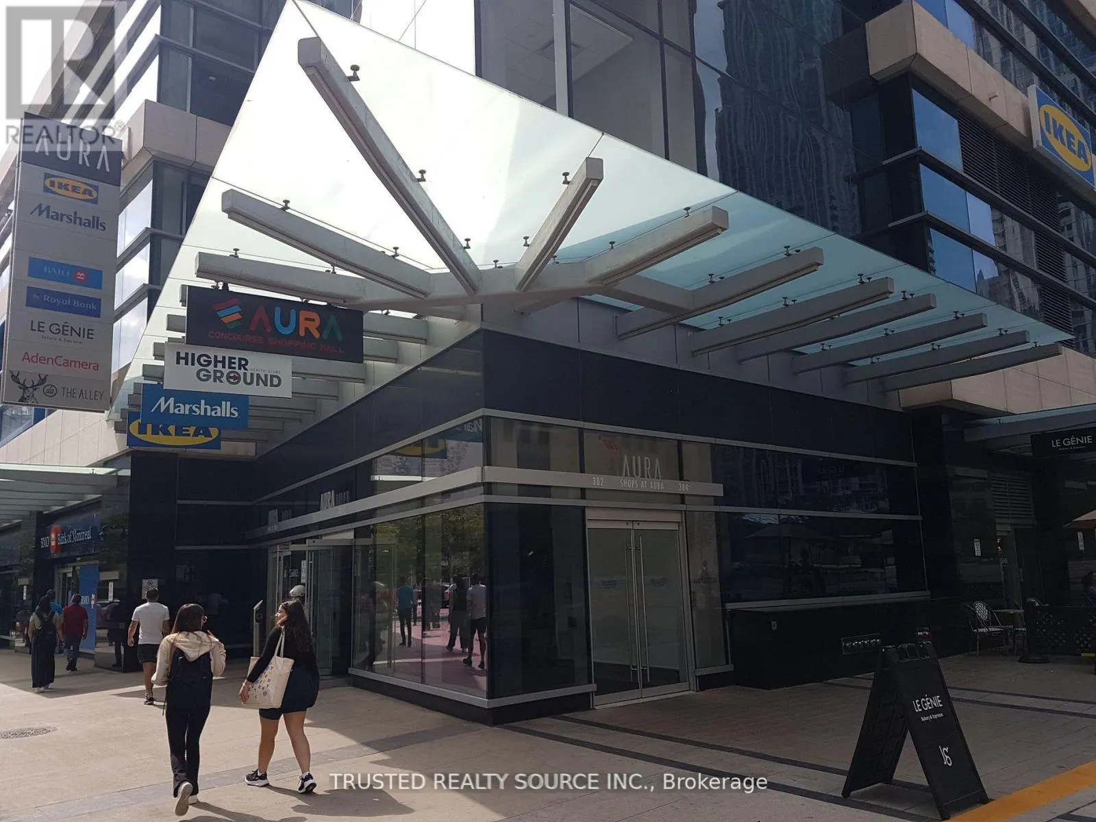 19 - 384 YONGE STREET