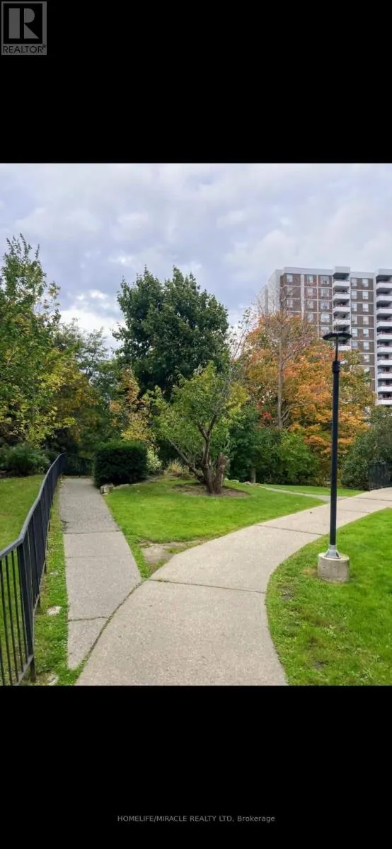 105 - 5 SHADY GOLFWAY