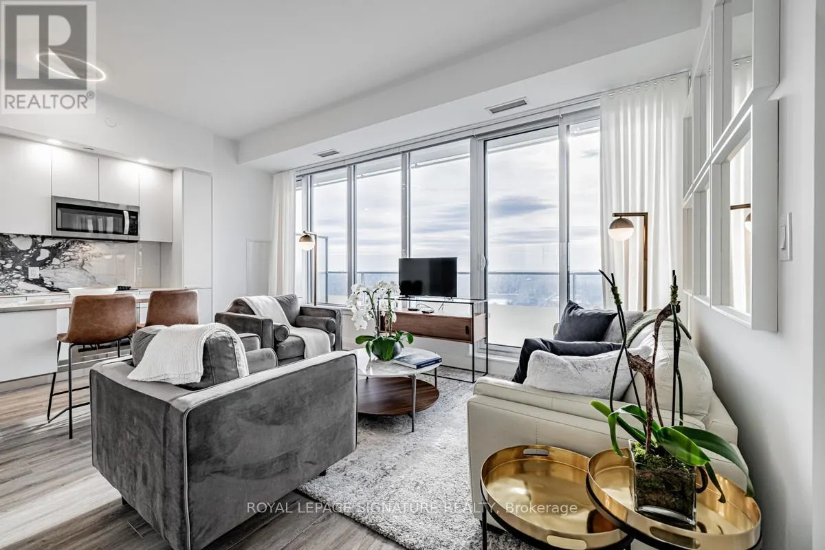 PH 506 - 75 CANTERBURY PLACE