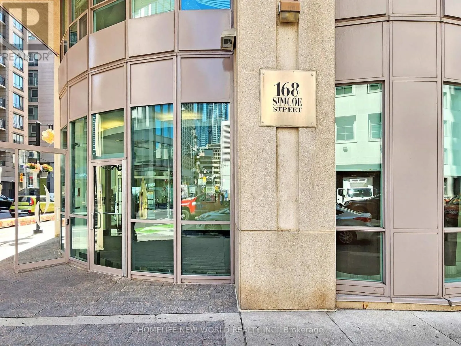 303 - 168 SIMCOE STREET