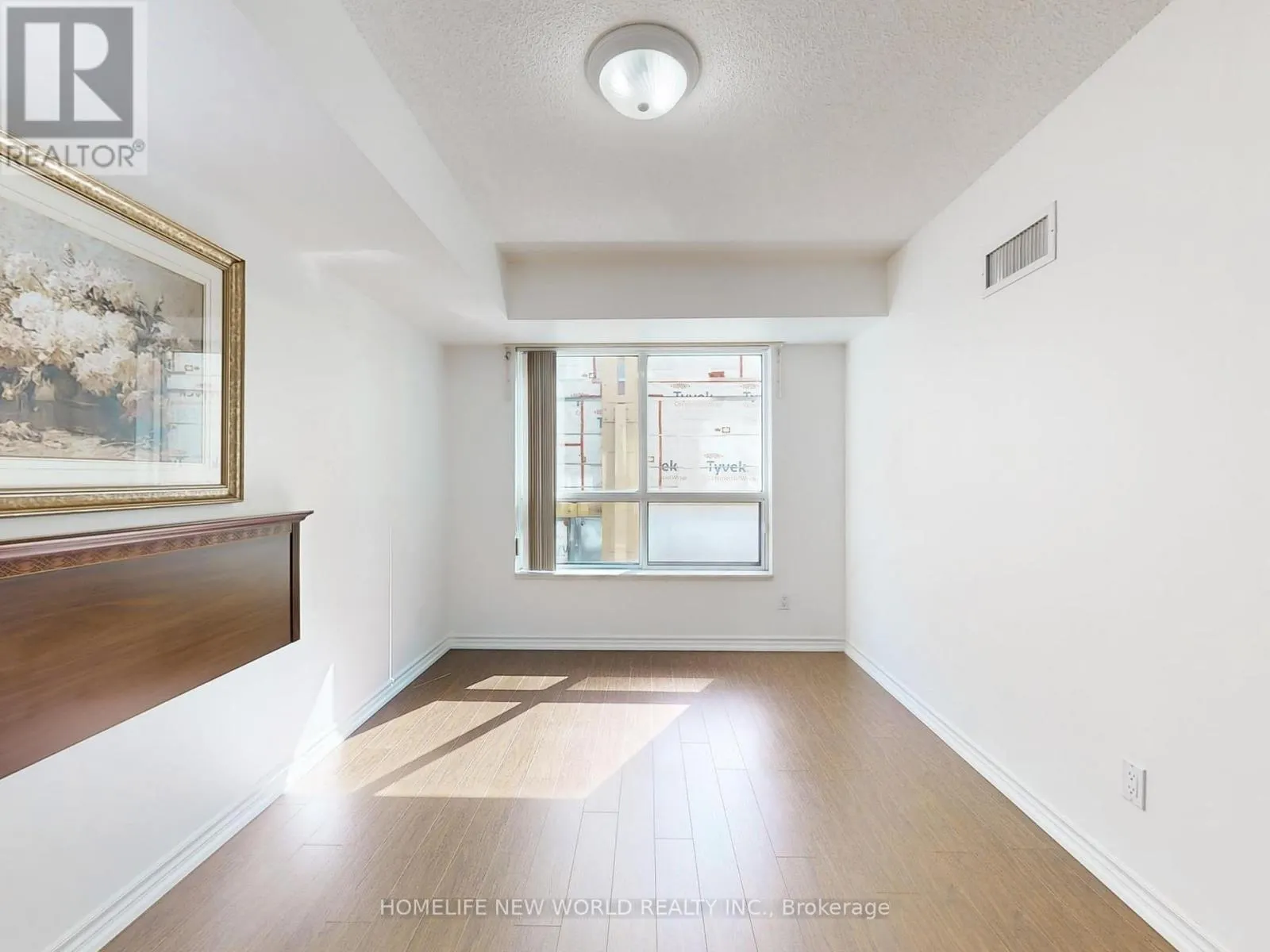 303 - 168 SIMCOE STREET