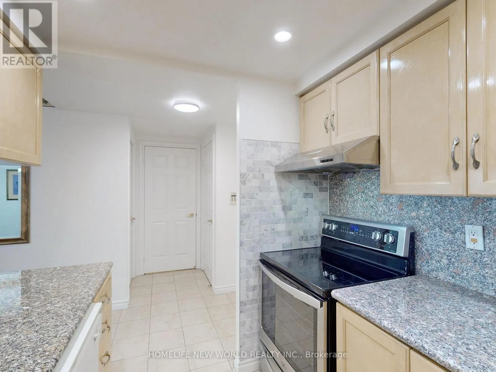 303 - 168 SIMCOE STREET