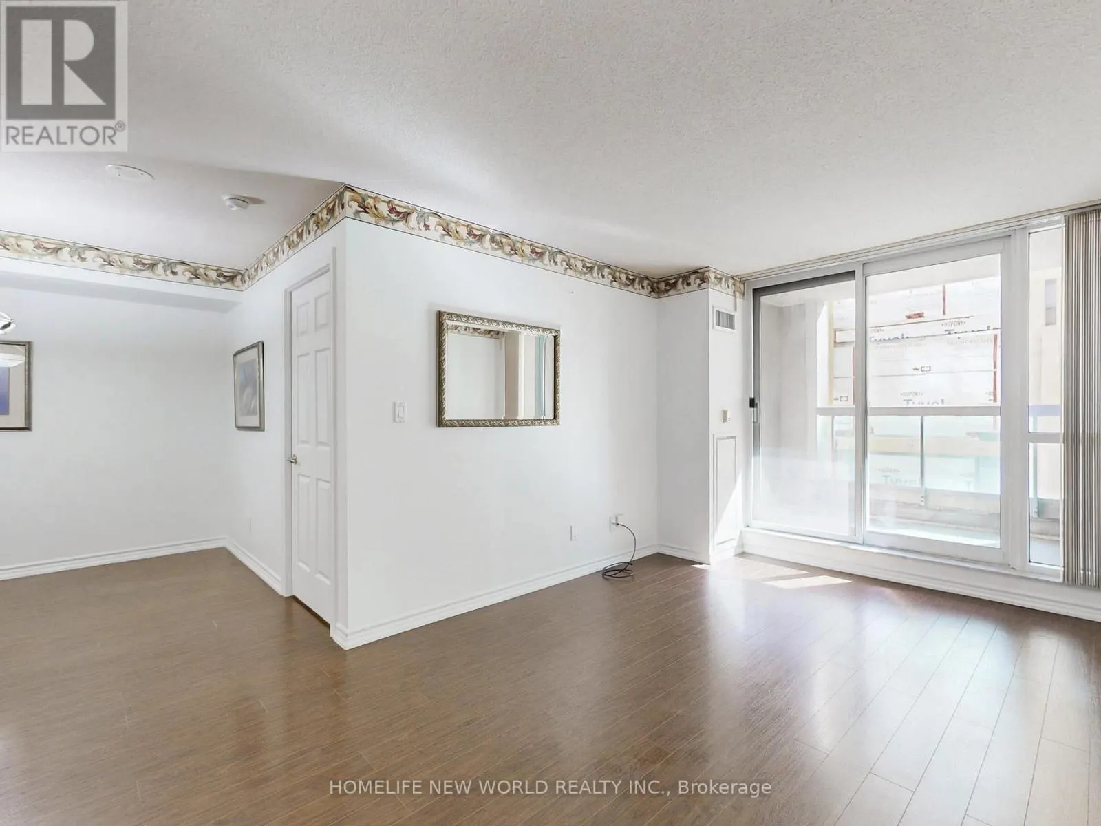 303 - 168 SIMCOE STREET