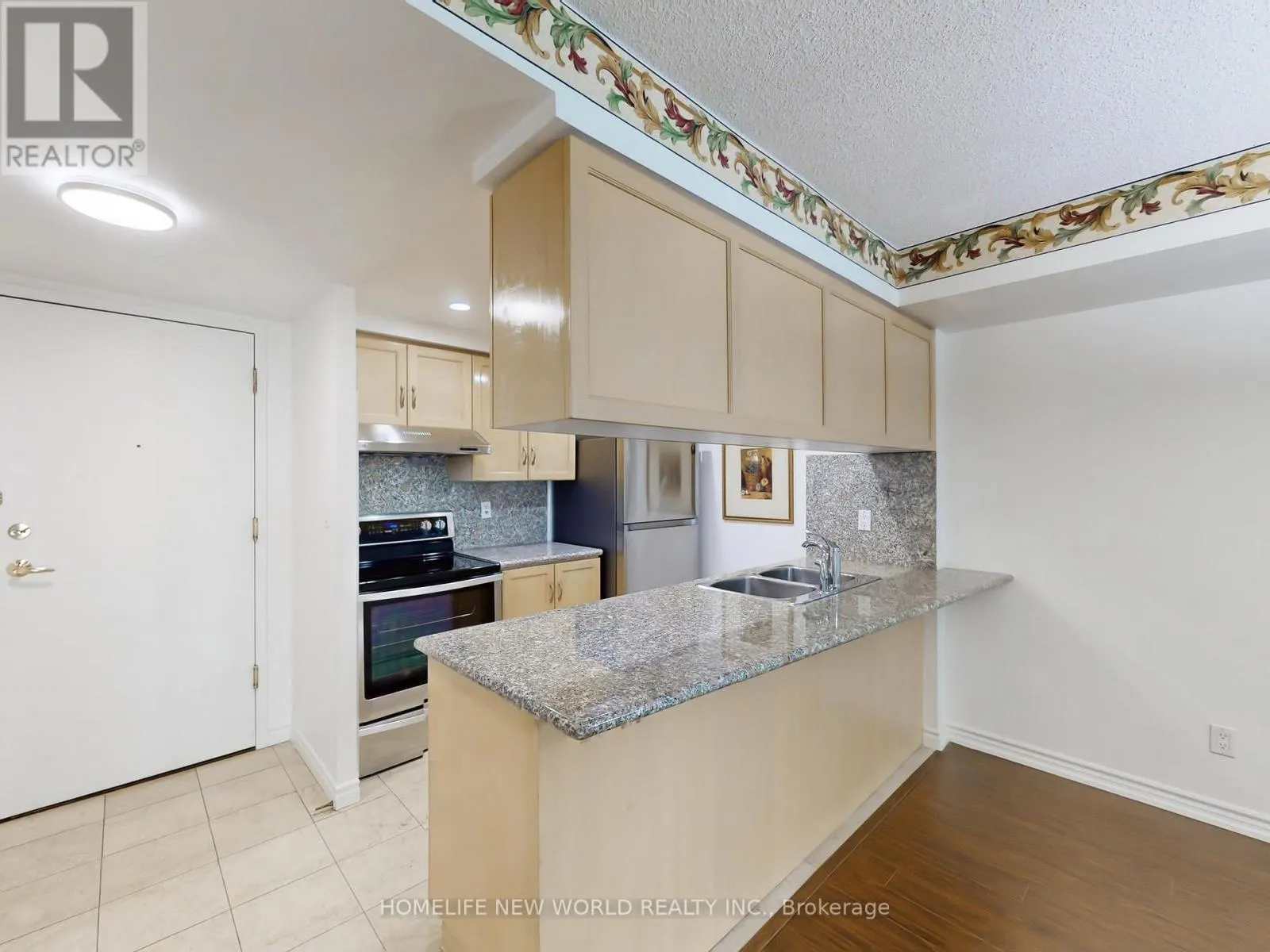 303 - 168 SIMCOE STREET