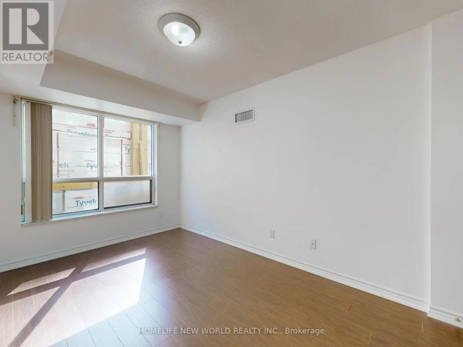 303 - 168 SIMCOE STREET
