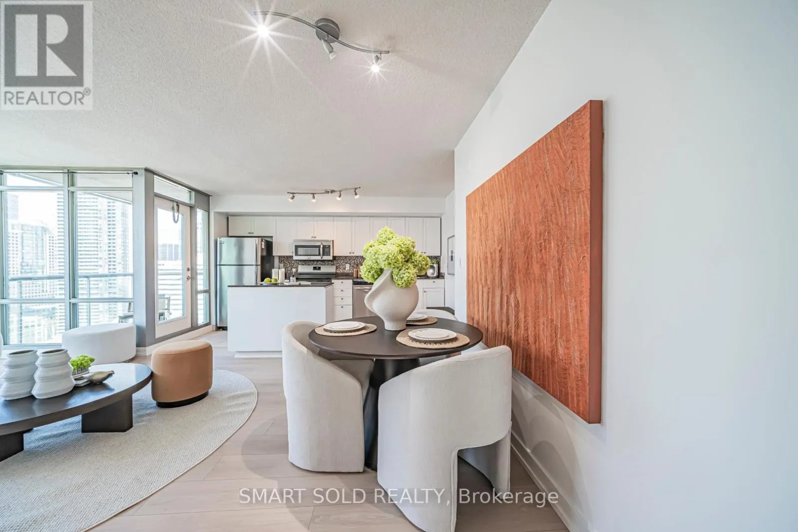 2710 - 81 NAVY WHARF COURT