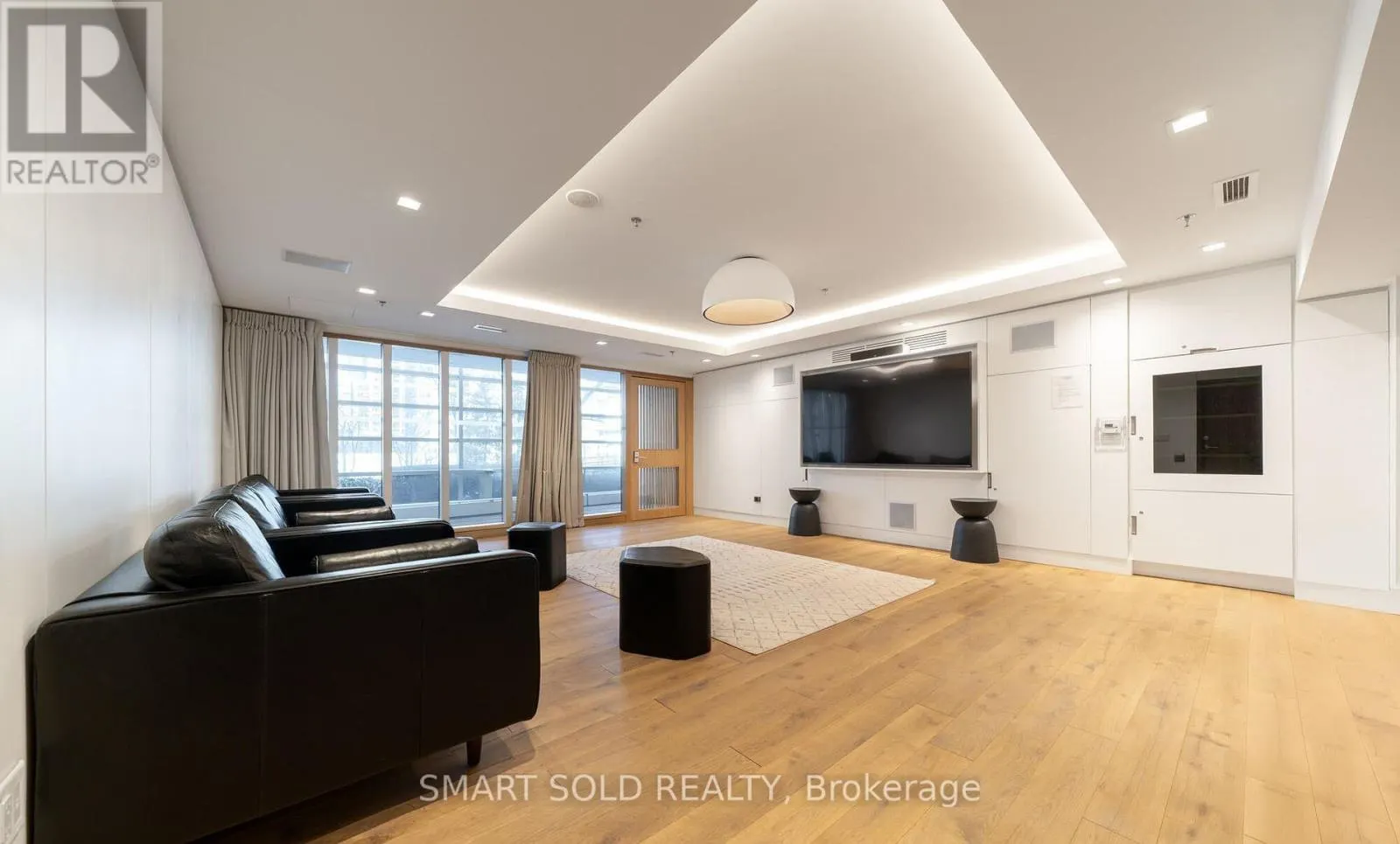 2710 - 81 NAVY WHARF COURT
