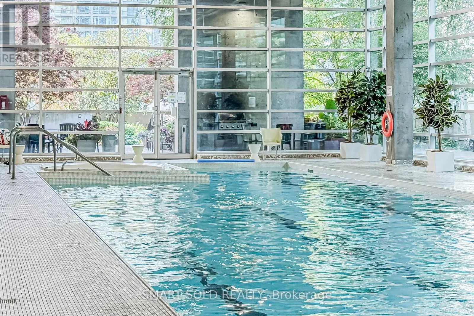 2710 - 81 NAVY WHARF COURT