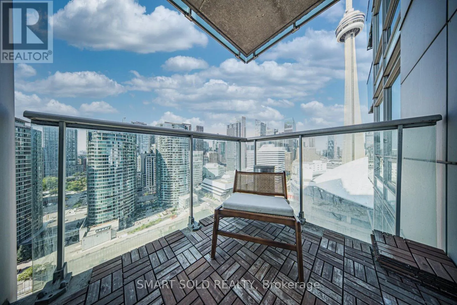 2710 - 81 NAVY WHARF COURT