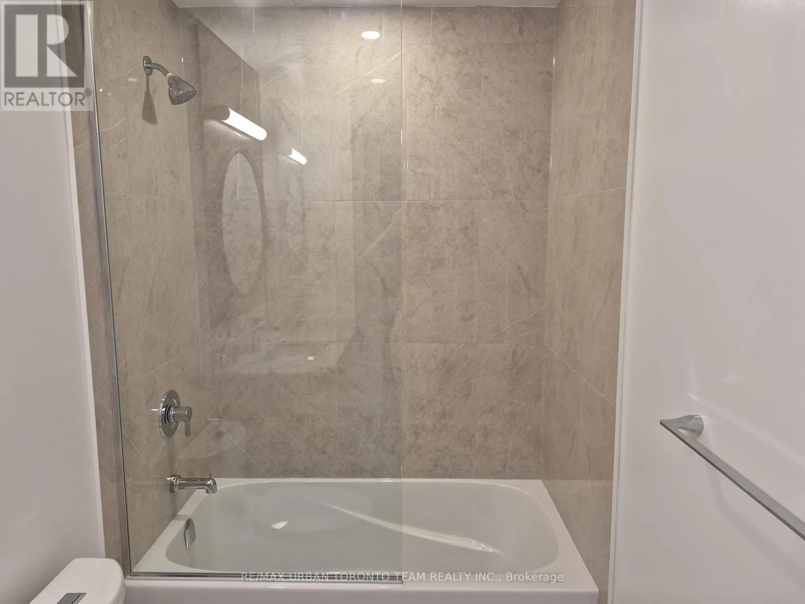 2801 - 771 YONGE STREET