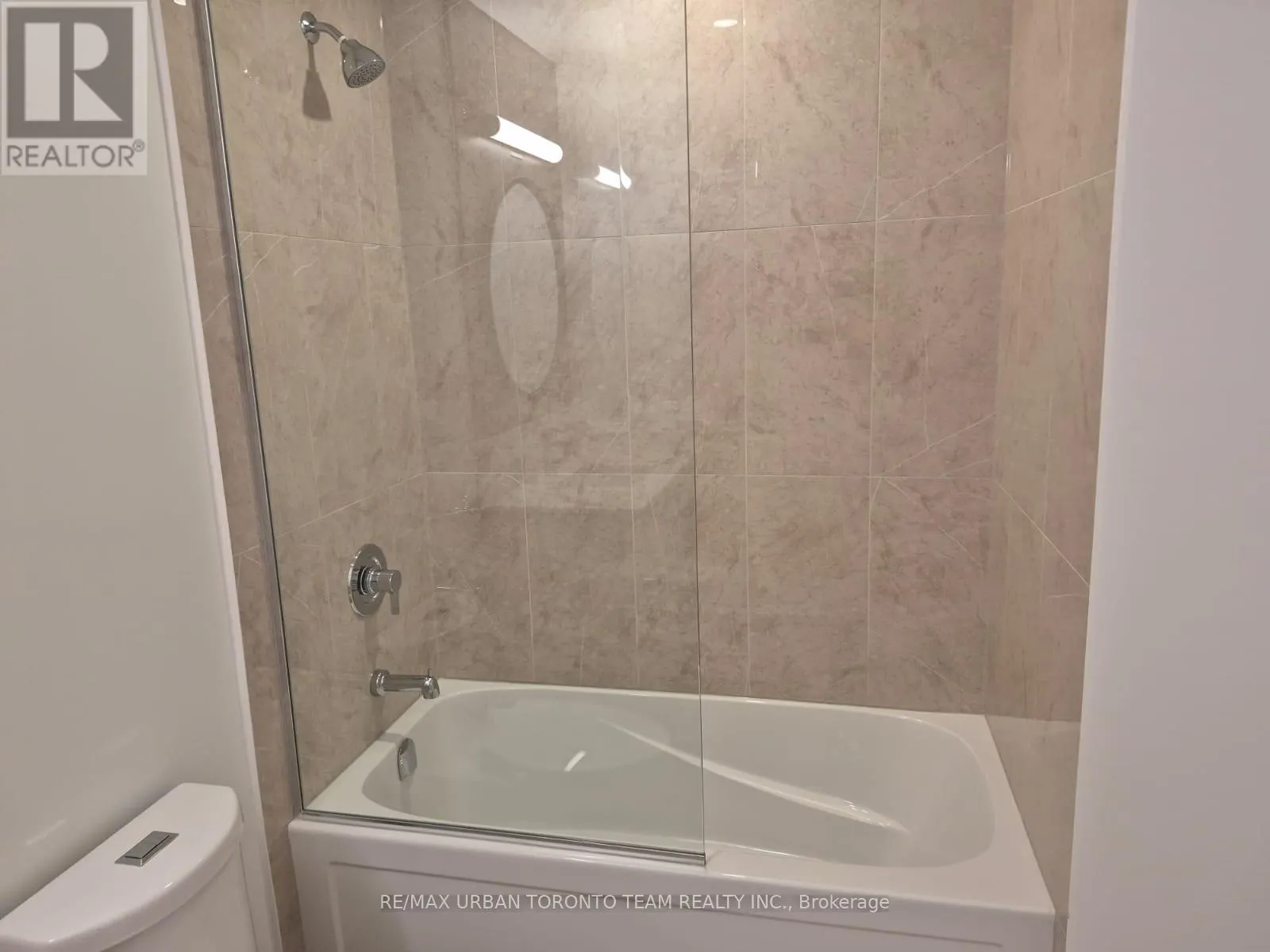 2807 - 771 YONGE STREET