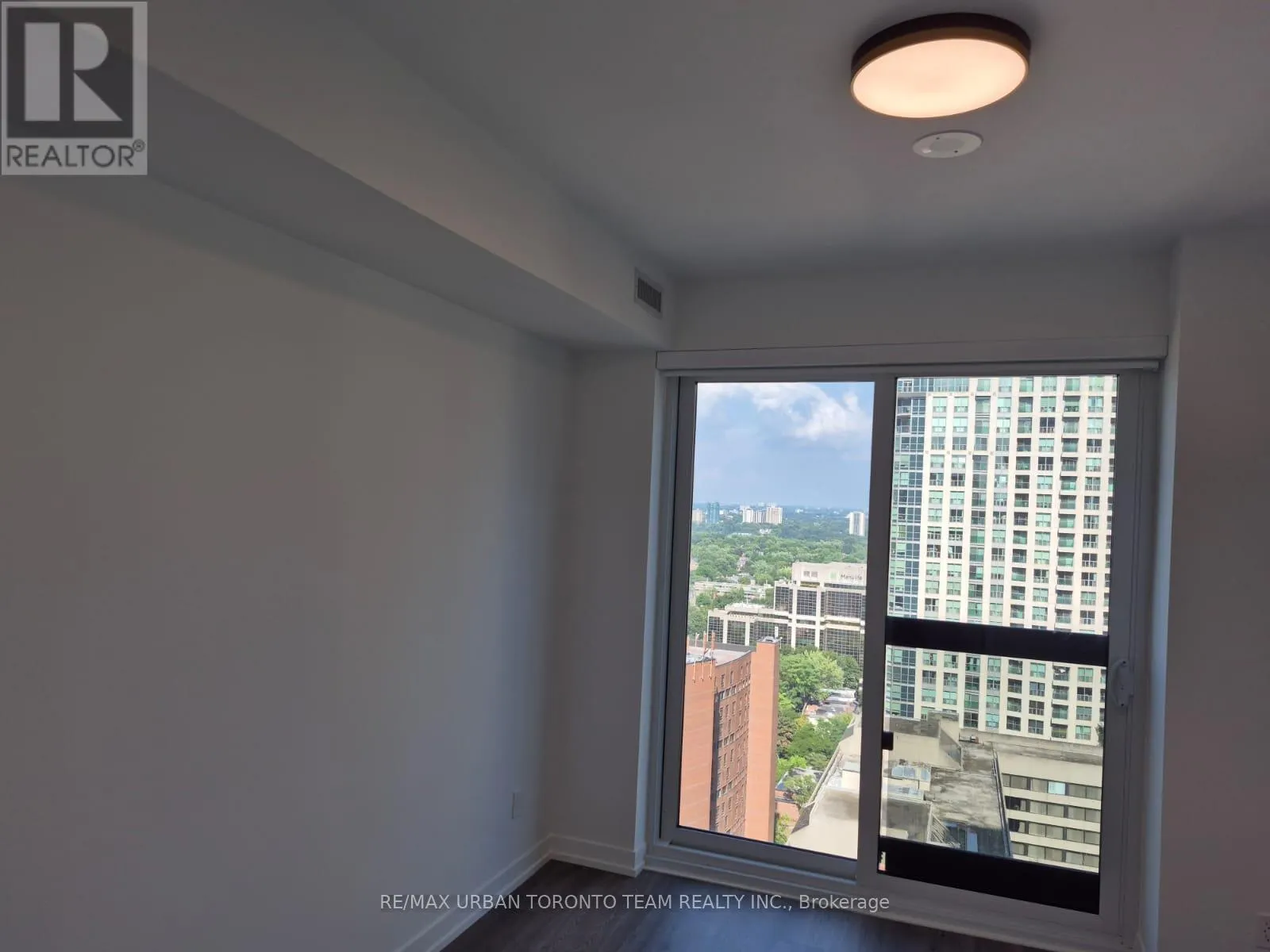 2807 - 771 YONGE STREET