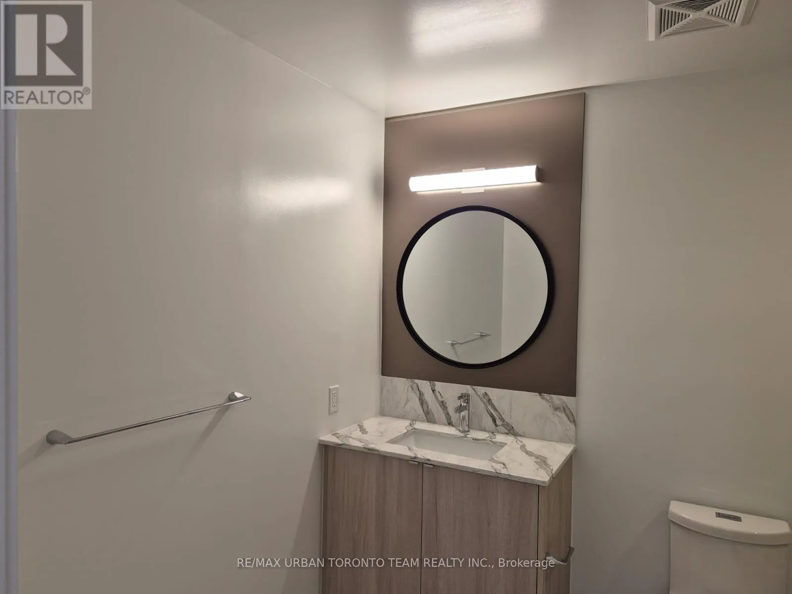 2807 - 771 YONGE STREET