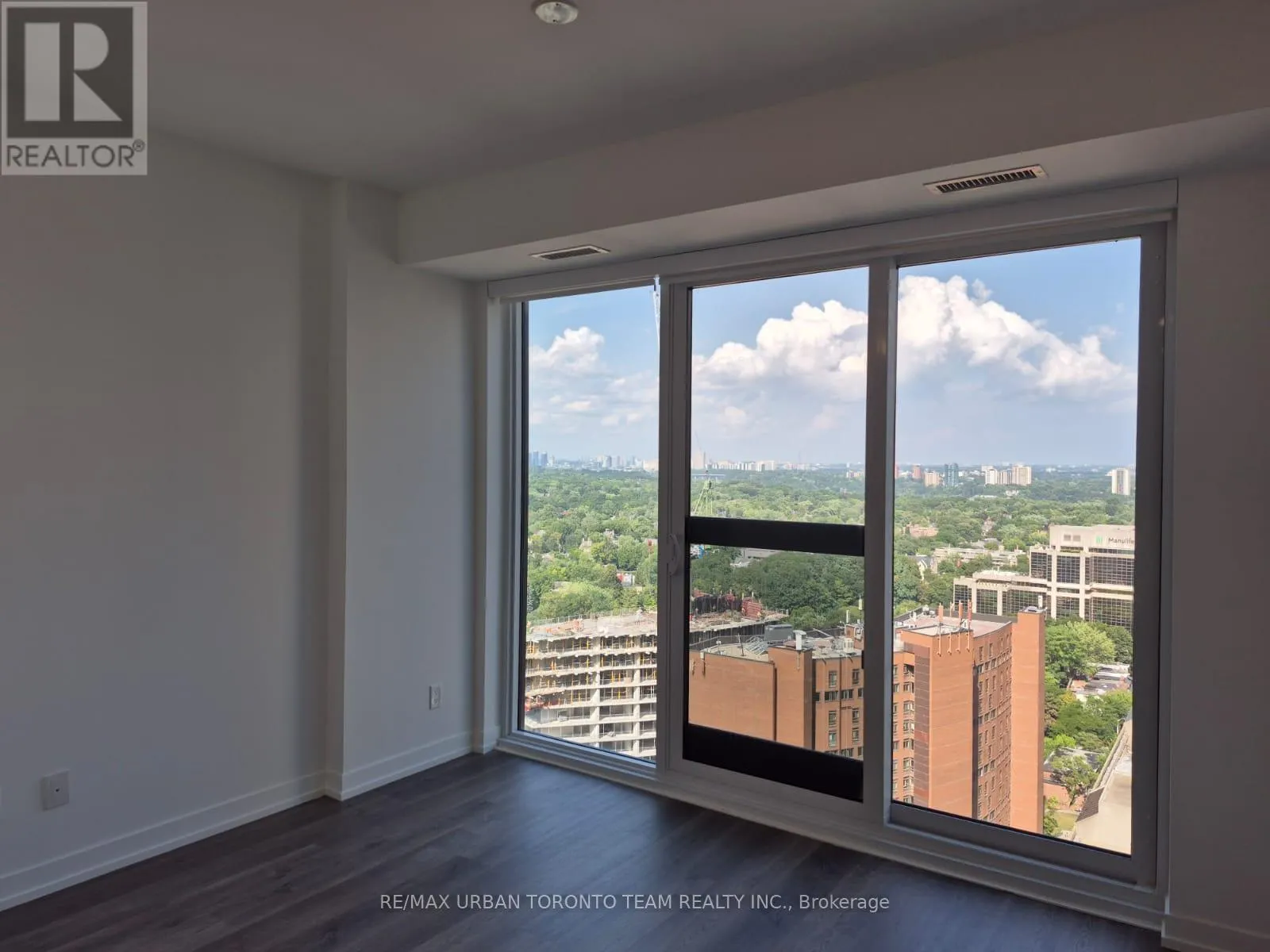 2807 - 771 YONGE STREET