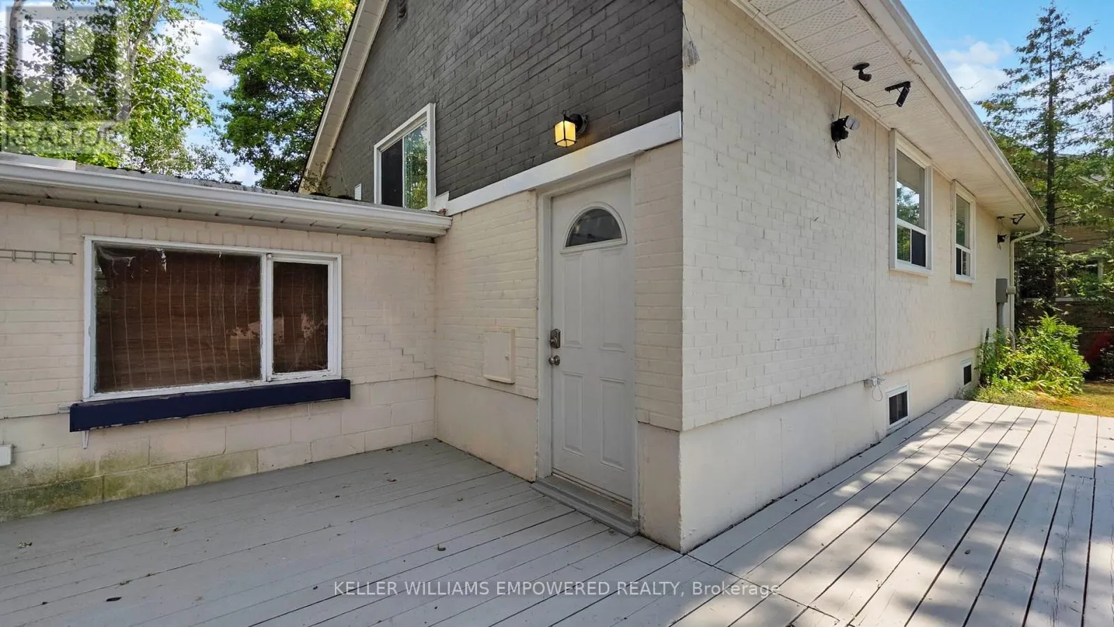 30 PAPERBIRCH DRIVE