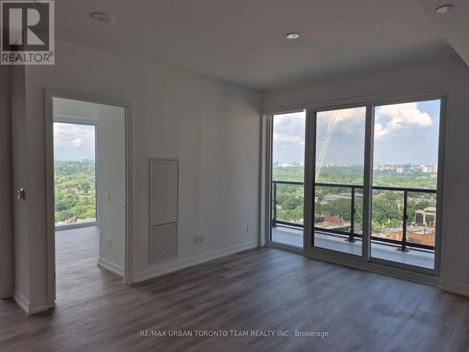 2806 - 771 YONGE STREET